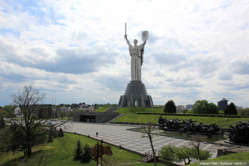 Маленькая дверь в большой мир. Киев - столица Украины любопытными глазами Вихтелей