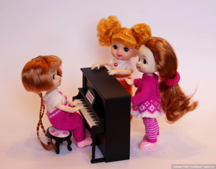 Так хочется снега, а его всё нет и нет... Так и зима пройдёт. Баболички. Одежда своими руками