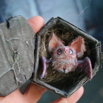 Миниатюрный вампир Родерик