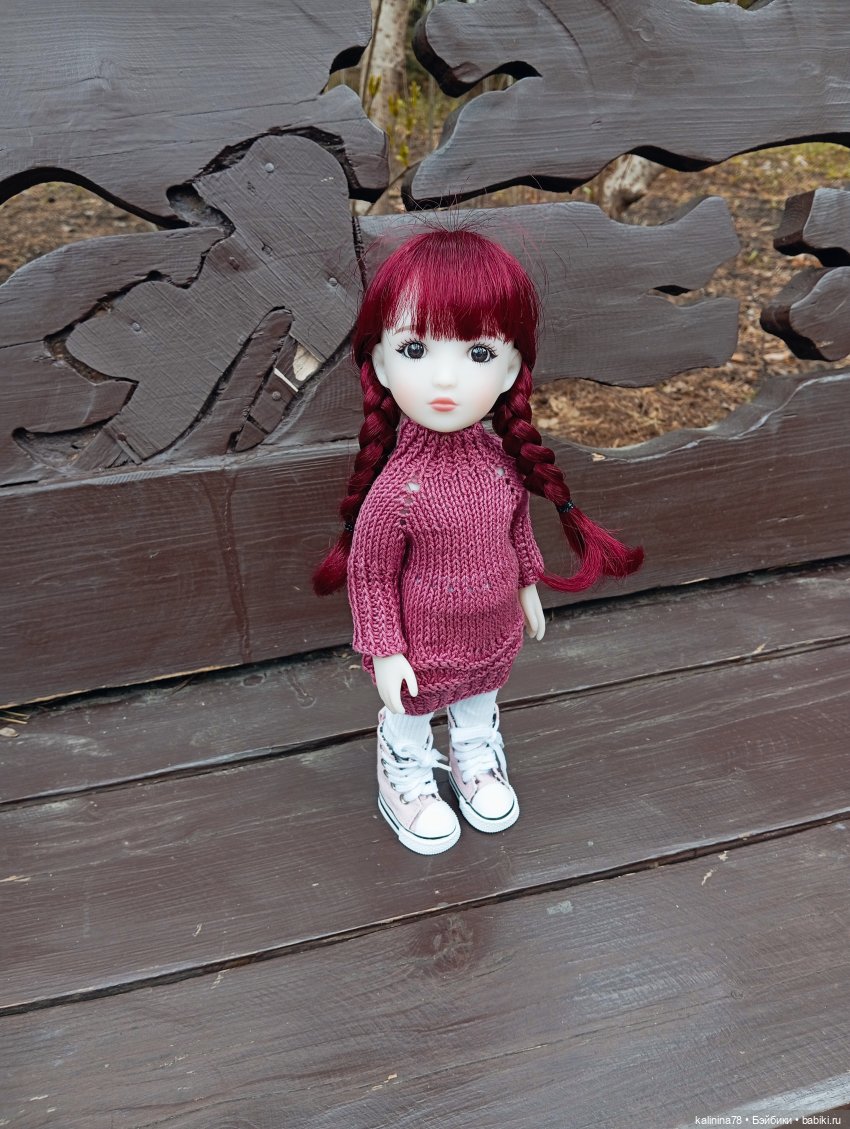 Прогулки с рубиночками — Куклы Ruby Red (Руби Ред) Fashion Friends: Siblies (фото 4)