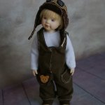 Шарнирная кукла Эмиль обзавелся новым костюмчиком. С наступающим днем Победы