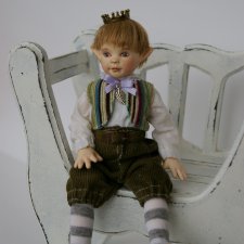 Маленький принц Людвиг из коллекции " Крошка на ладошке" серия "Человечки". Шарнирная кукла