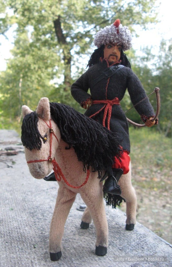 Охотничий лук для куклы — Как сделать аксессуары для кукол: сумки (фото 3)