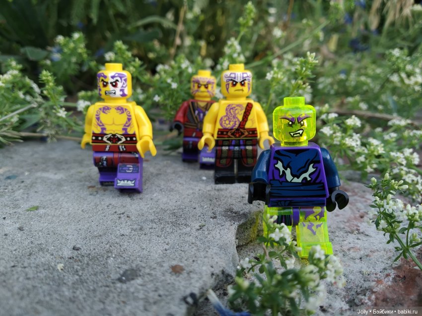 Карманные байкеры, банда и компот