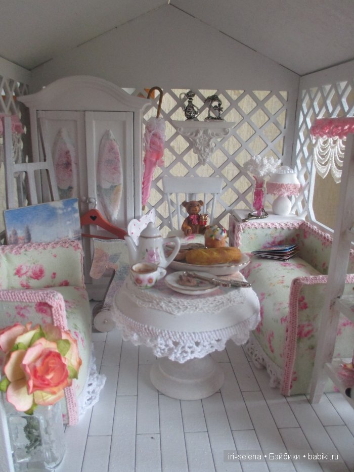 Отдельная жилплощадь, или куколки тоже мечтают о своих комнатках