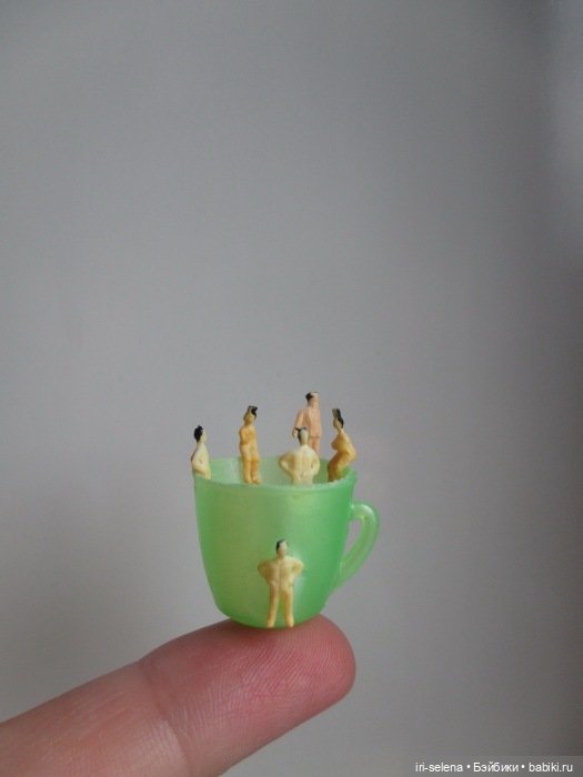 Маленькие миниатюры из жизни крохотных человечков (фото 5)