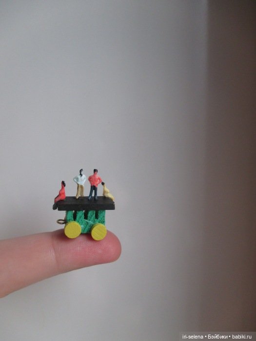 Маленькие миниатюры из жизни крохотных человечков (фото 3)