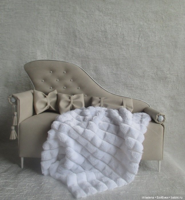 Опять про диваны и кресла)