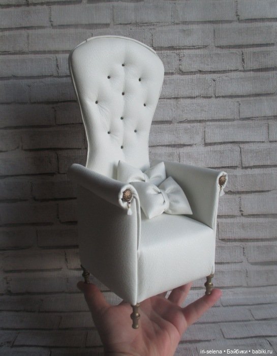 Опять про диваны и кресла)