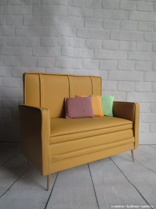 Опять про диваны и кресла)