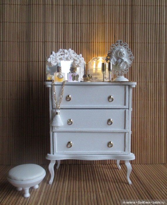 Любимое занятие все то же - мебель для кукол (фото 9)