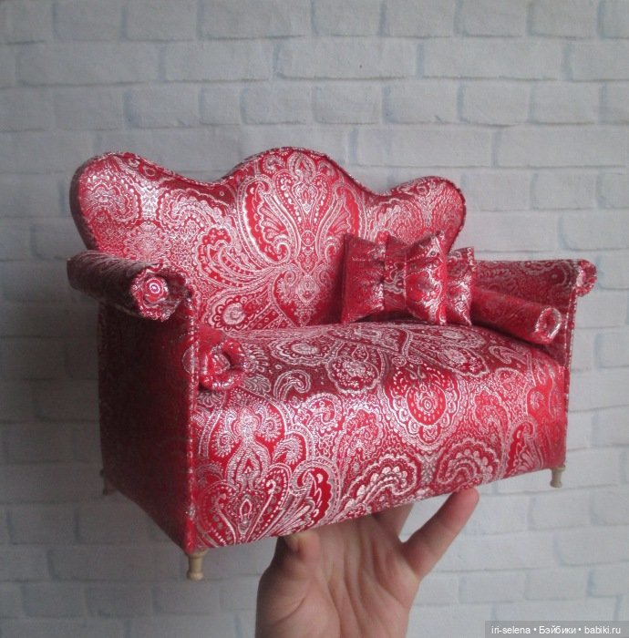 Любимое занятие все то же - мебель для кукол