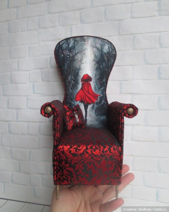 Любимое занятие все то же - мебель для кукол