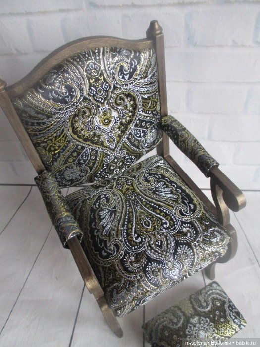 Любимое занятие все то же - мебель для кукол