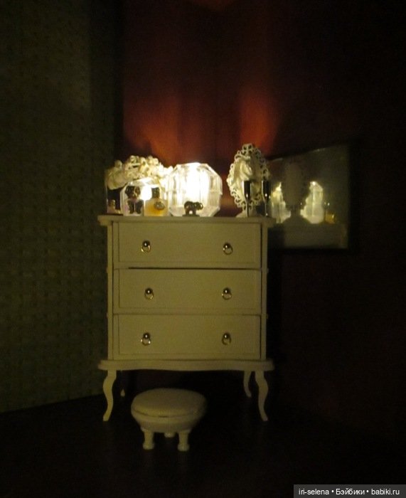 Любимое занятие все то же - мебель для кукол (фото 10)