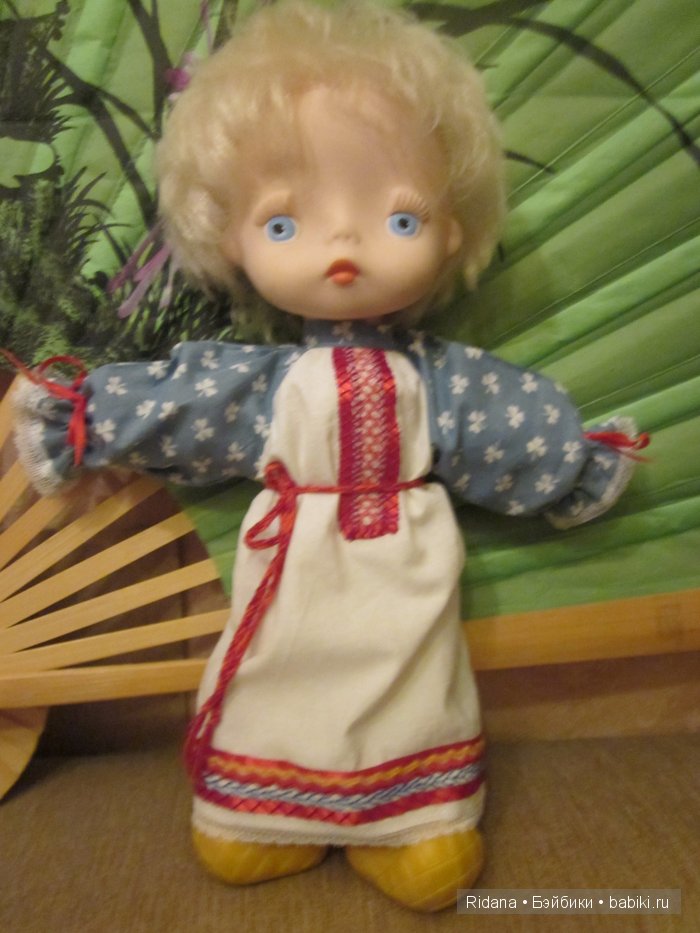 Подарок на день рожденья — Одежда и обувь для кукол своими руками: фото