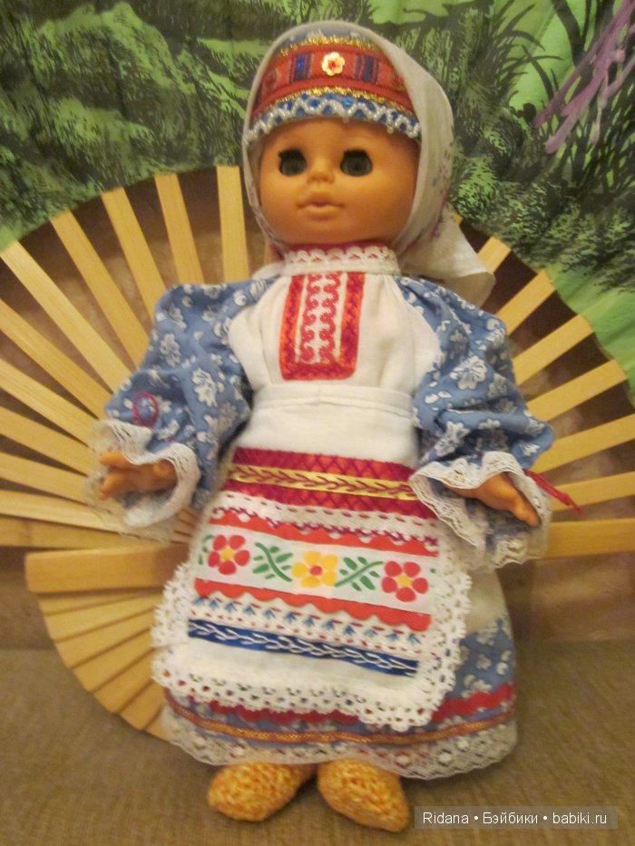 Подарок на день рожденья — Одежда и обувь для кукол своими руками: фото