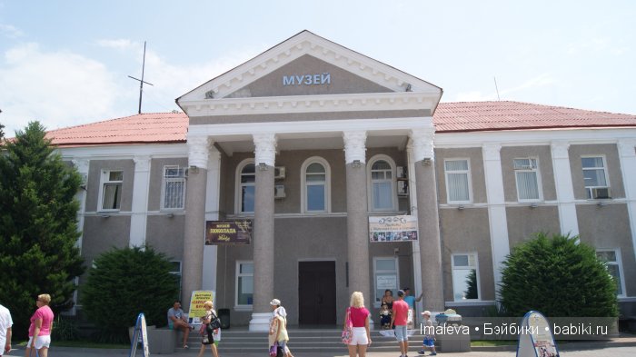 Выставка старинных кукол и игрушек в Геленджике 2015