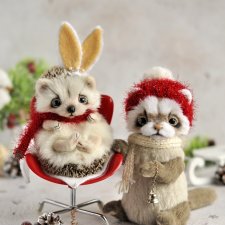 Ежик, который решил стать зайкой, и его друг хорек. Новогодняя компания тедди