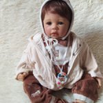 Кукла виниловая