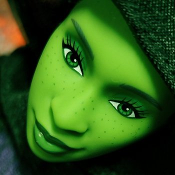 Небольшая зарисовка на Хеллоуин (при участии Синтии Эриво)