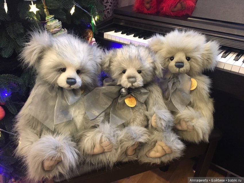 Всех с Наступающим!Поздравления от моих мишек Чарли(Charlie Bears)