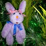 Веселая компания у елочки