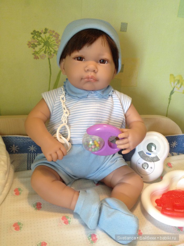 Раз-два-три-четыре мы "Хуанчиков" будили, на прогулку собирались, раздевались-одевались