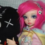 Tumbler girl, Minifee Ante