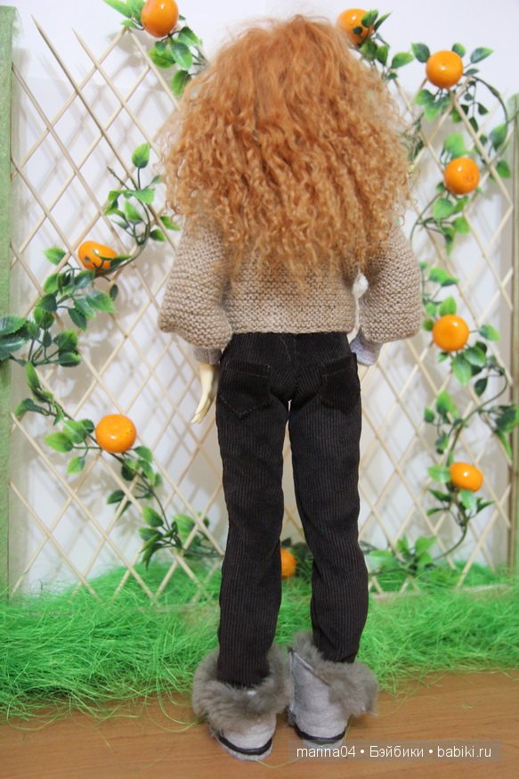 Алиса в магазине подбирает гардероб на осень