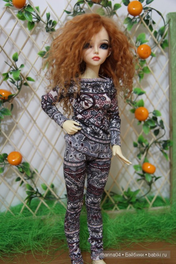 Алиса в магазине подбирает гардероб на осень (фото 4)