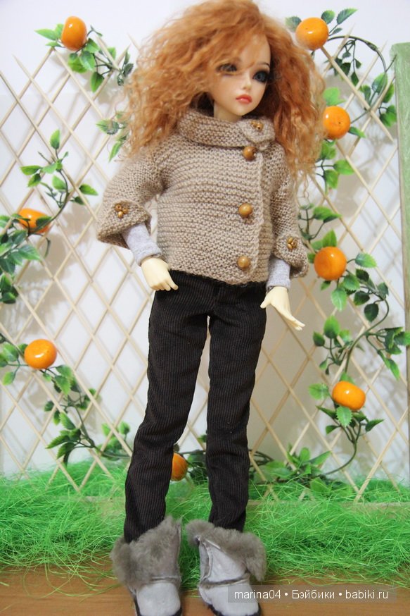 Алиса в магазине подбирает гардероб на осень