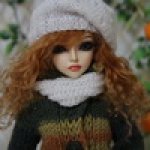 Алиса в магазине подбирает гардероб на осень