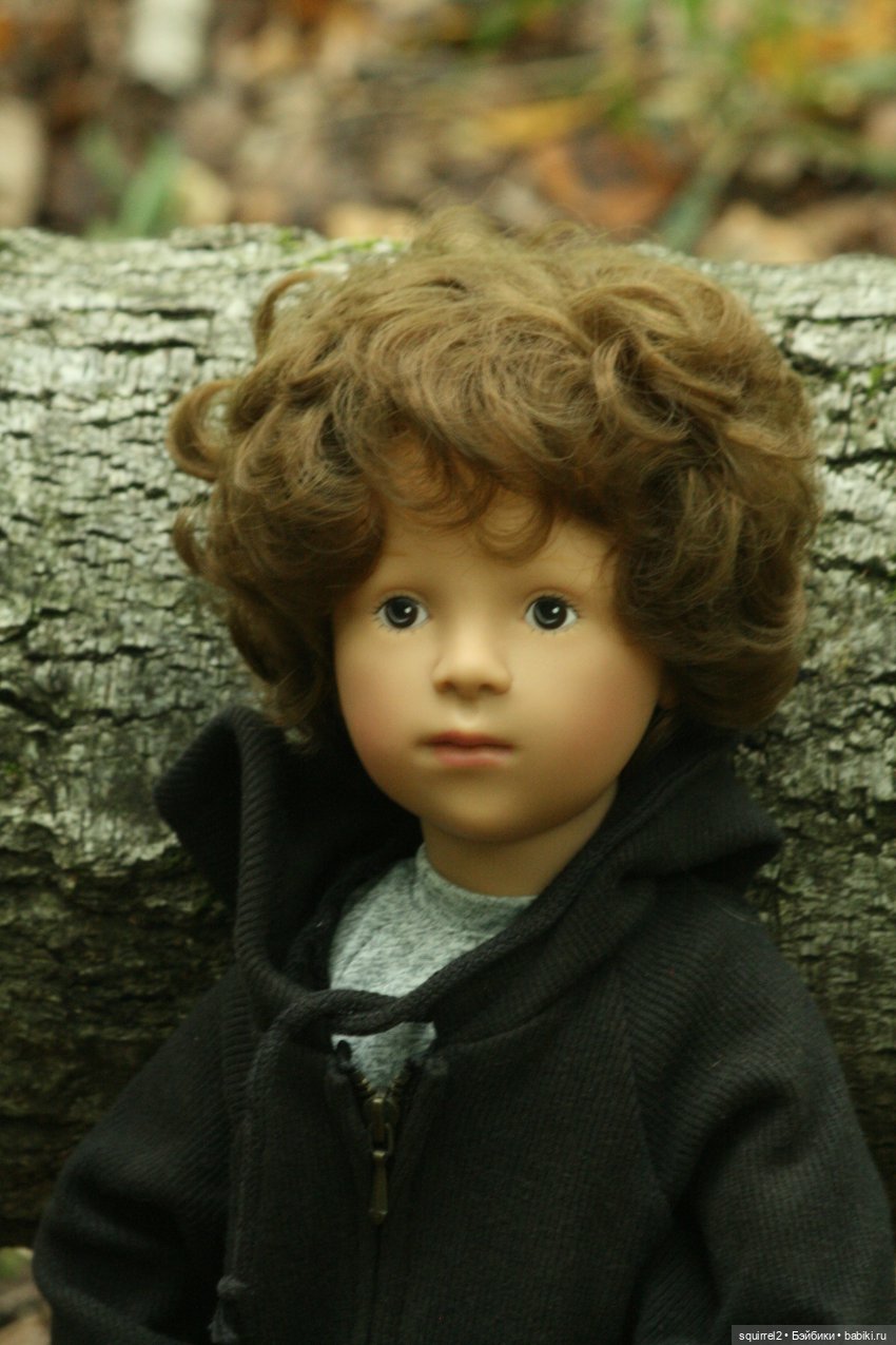 Осень, дождями шаркая, в гости ко мне пришла