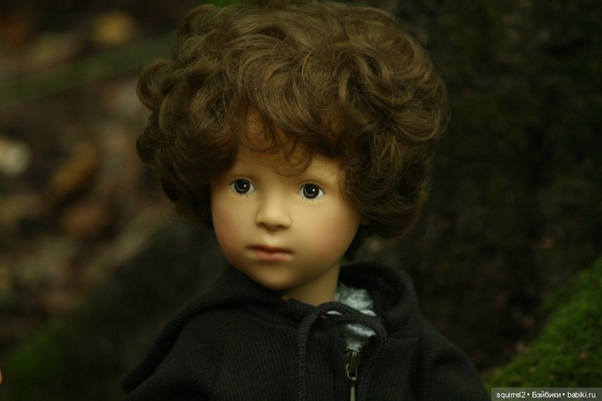 Осень, дождями шаркая, в гости ко мне пришла