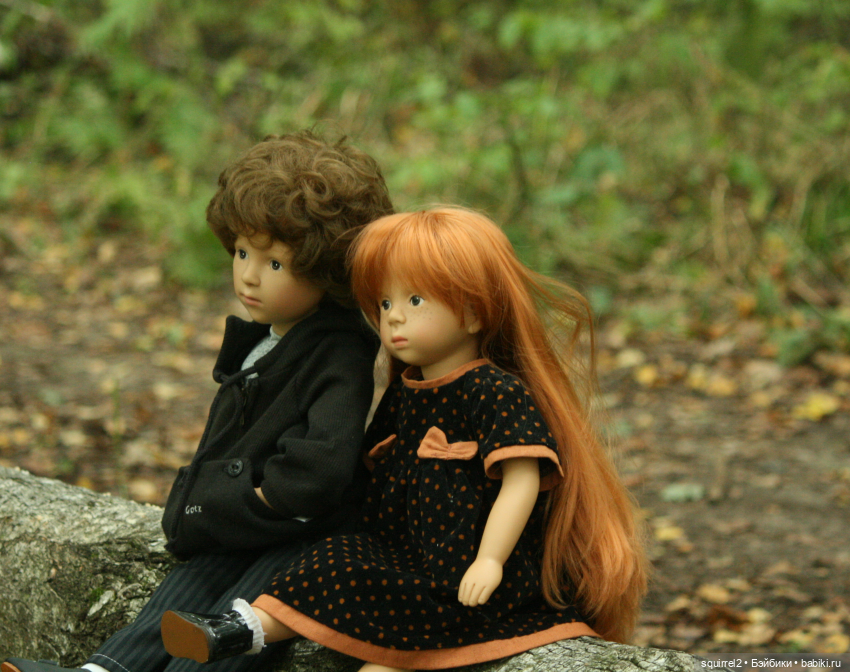 Осень, дождями шаркая, в гости ко мне пришла