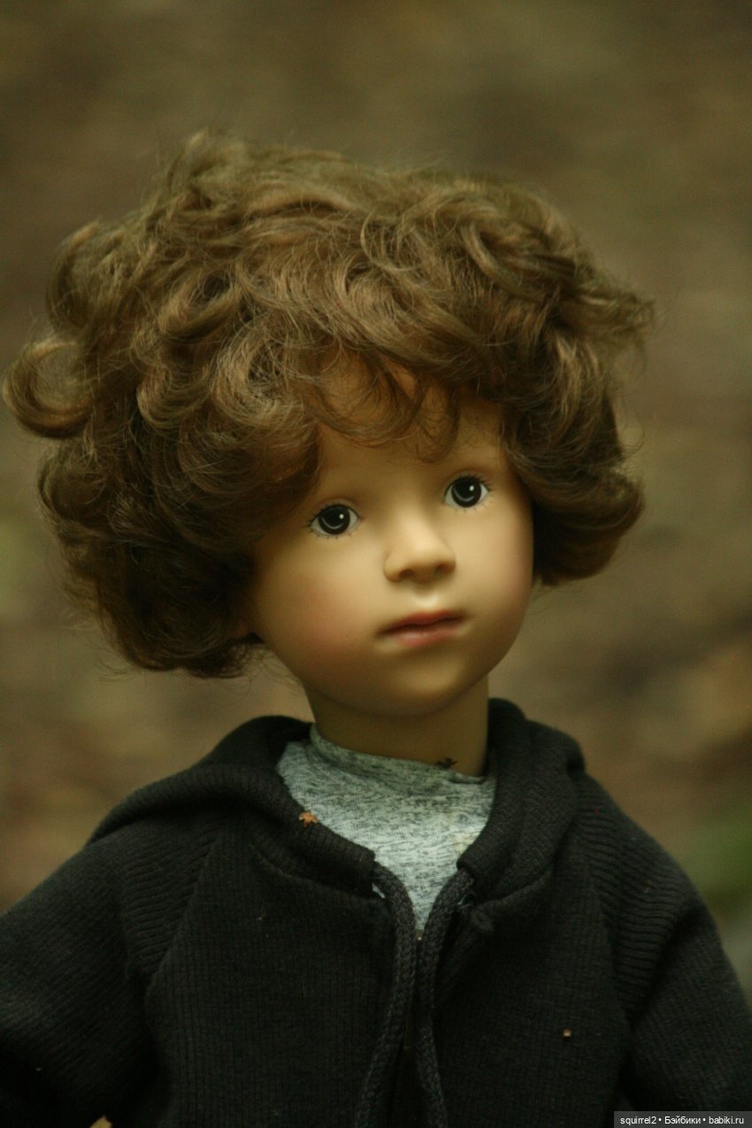 Осень, дождями шаркая, в гости ко мне пришла