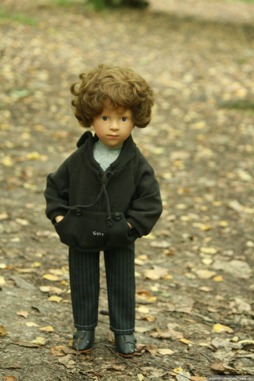 Осень, дождями шаркая, в гости ко мне пришла