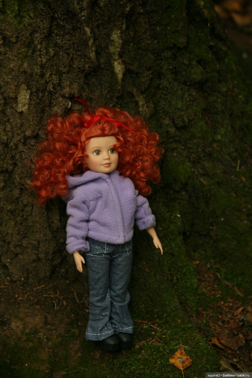 Кроет уж лист золотой влажную землю в лесу