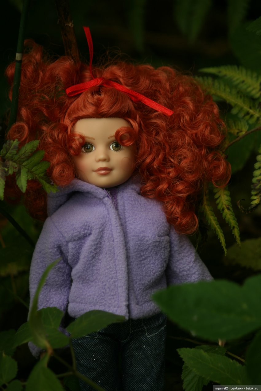 Кроет уж лист золотой влажную землю в лесу