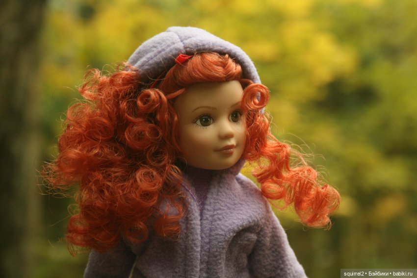 Кроет уж лист золотой влажную землю в лесу