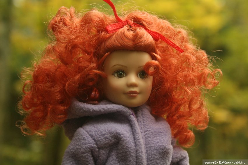 Кроет уж лист золотой влажную землю в лесу