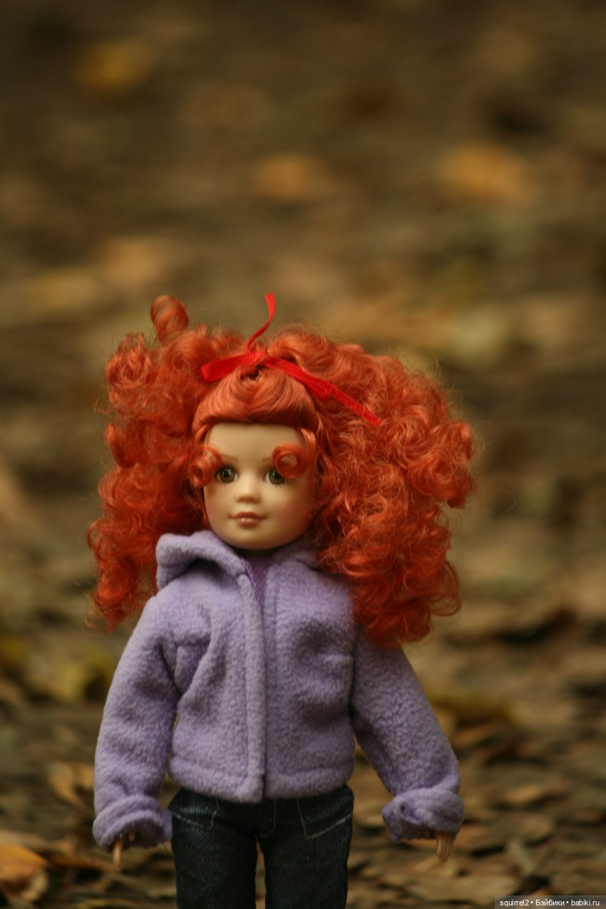 Кроет уж лист золотой влажную землю в лесу