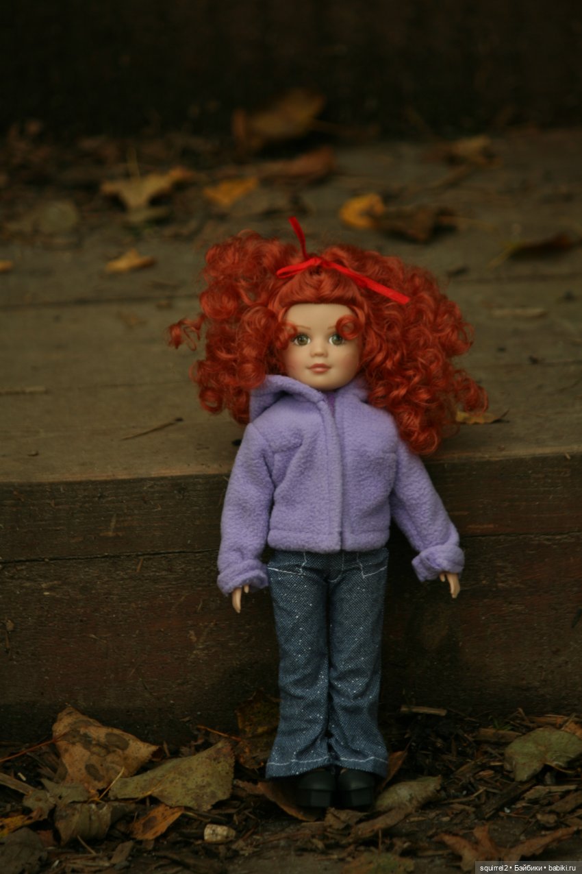 Кроет уж лист золотой влажную землю в лесу