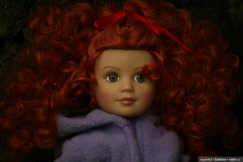 Кроет уж лист золотой влажную землю в лесу