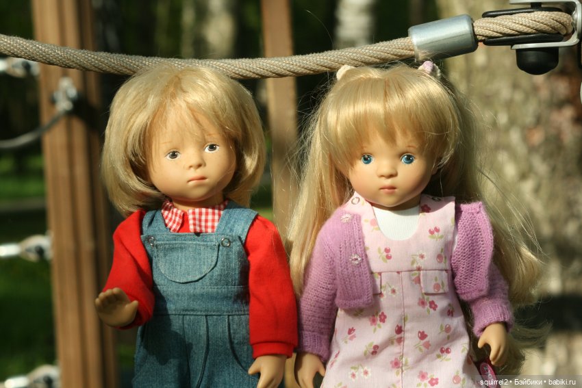 Майская прогулка. Тара и старший брат