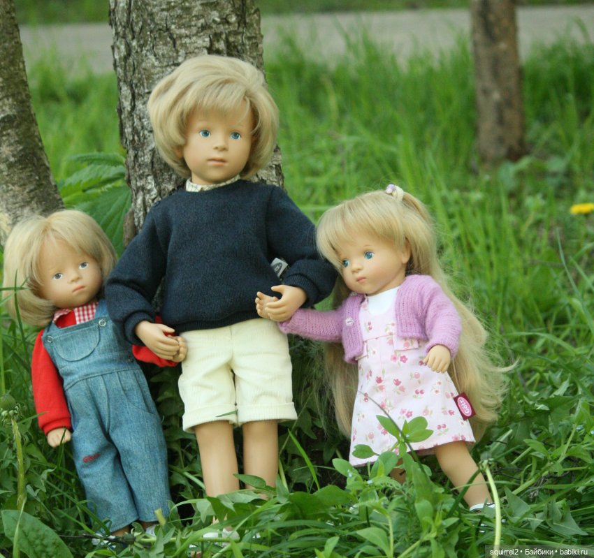 Майская прогулка. Тара и старший брат