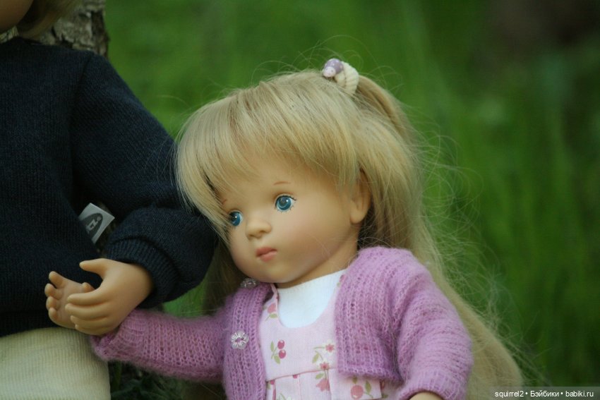 Майская прогулка. Тара и старший брат