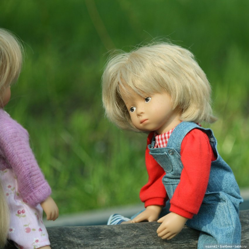 Майская прогулка. Тара и старший брат