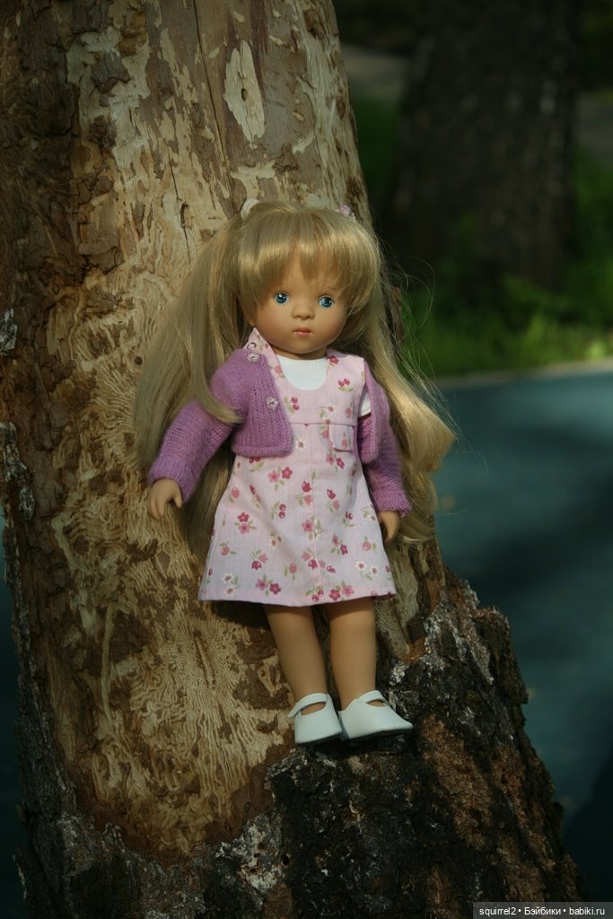 Майская прогулка. Тара и старший брат